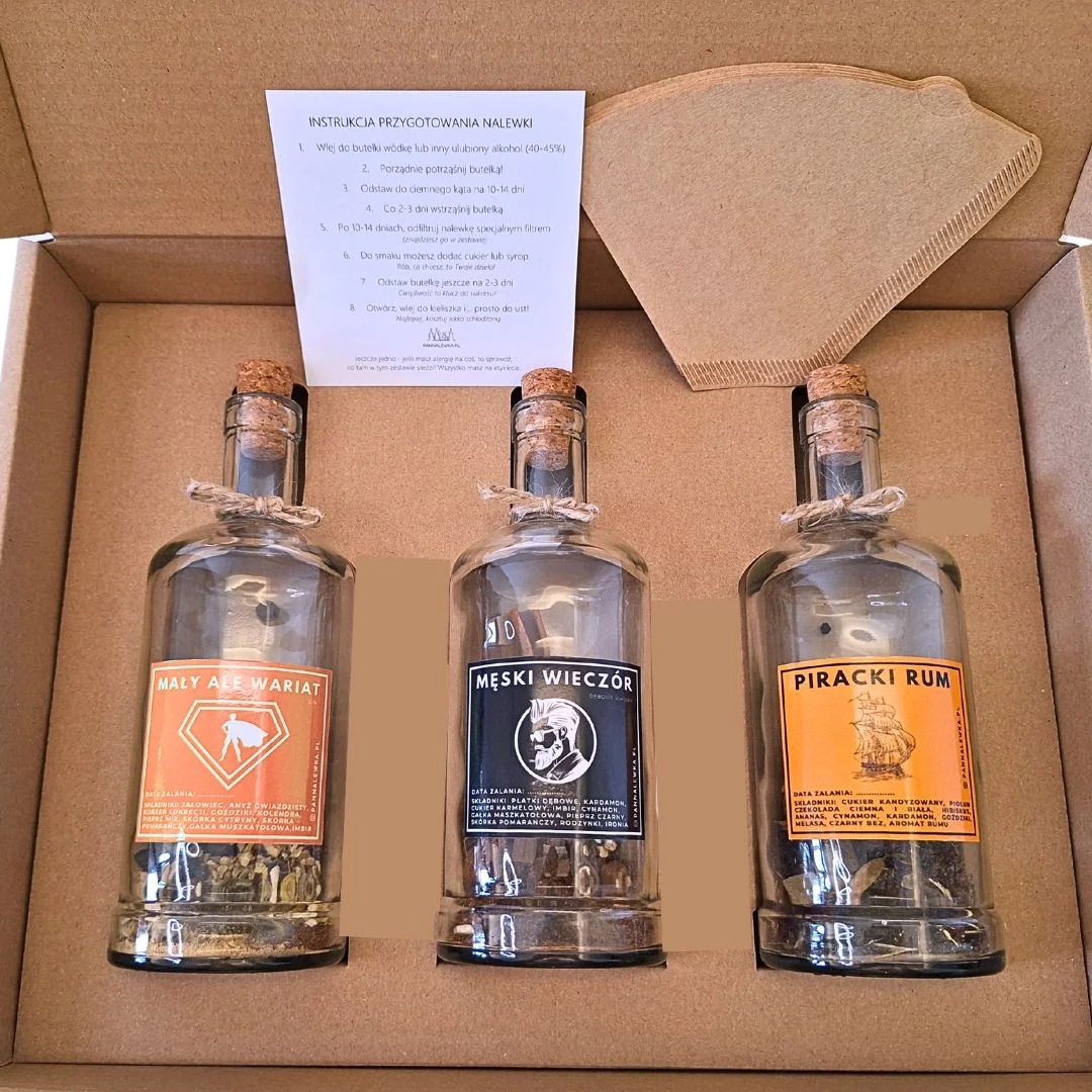 Zestaw do robienia nalewek z 3 butelkami
